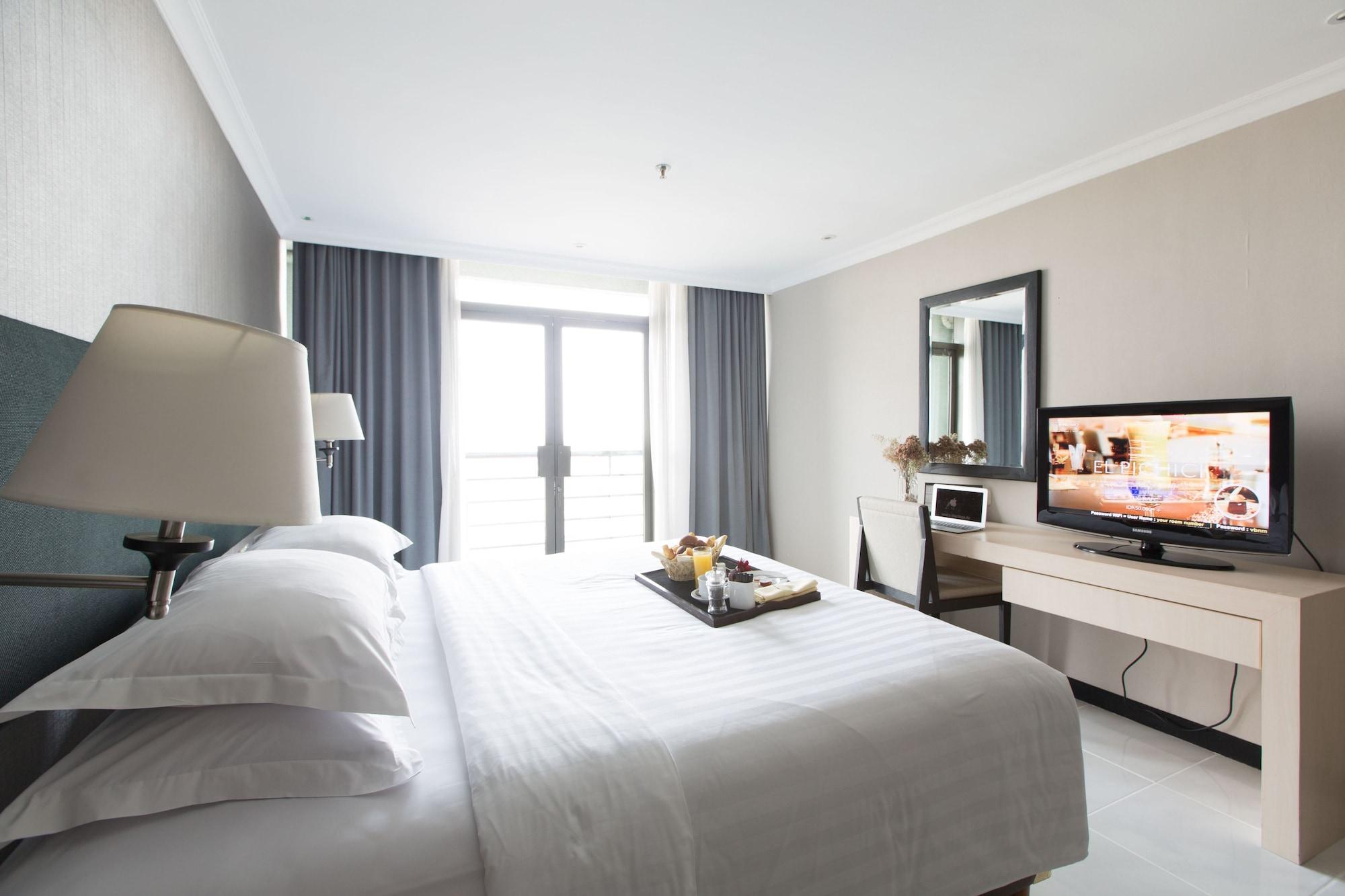 Kristal Hotel Джакарта Экстерьер фото
