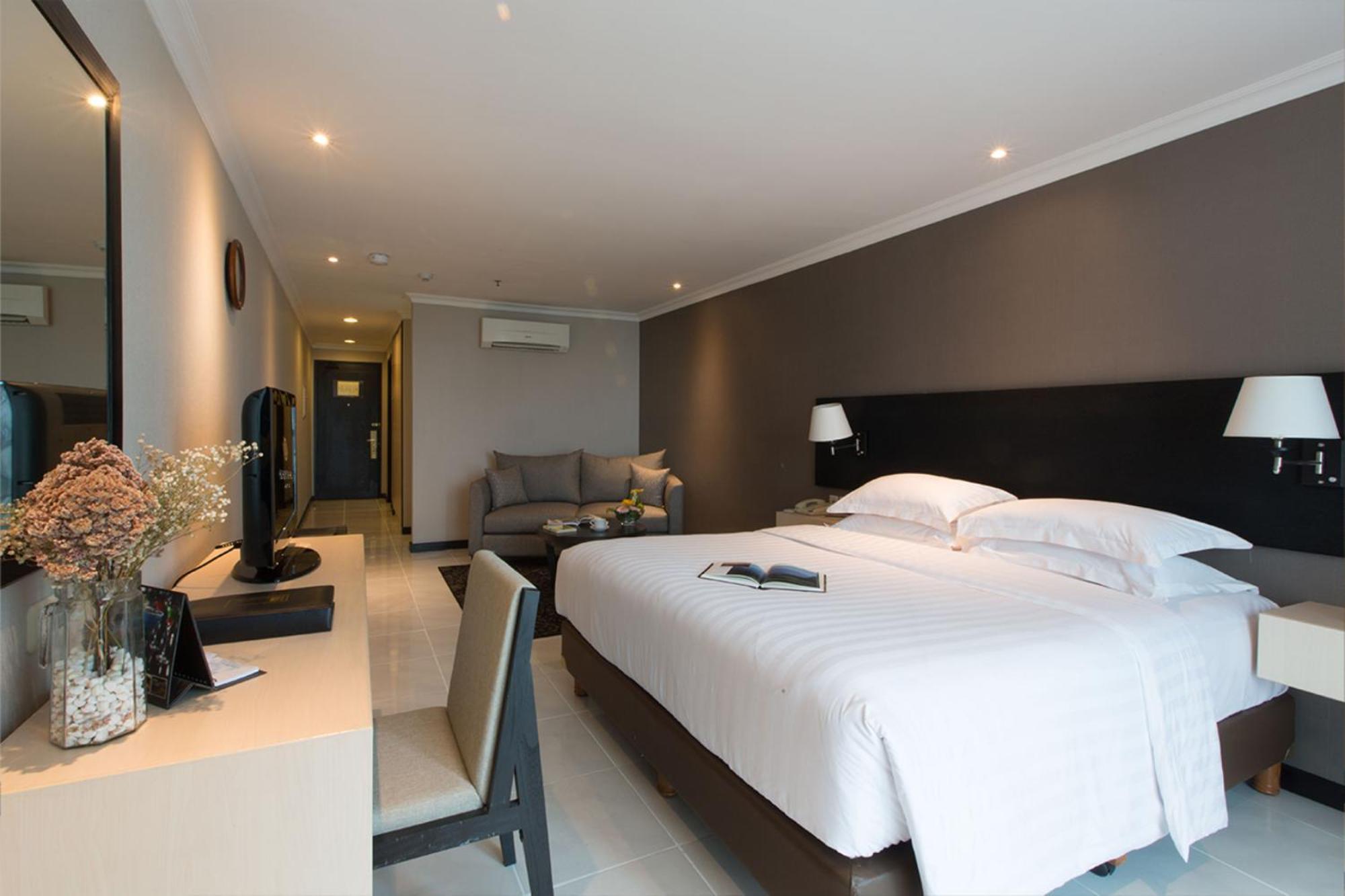 Kristal Hotel Джакарта Экстерьер фото