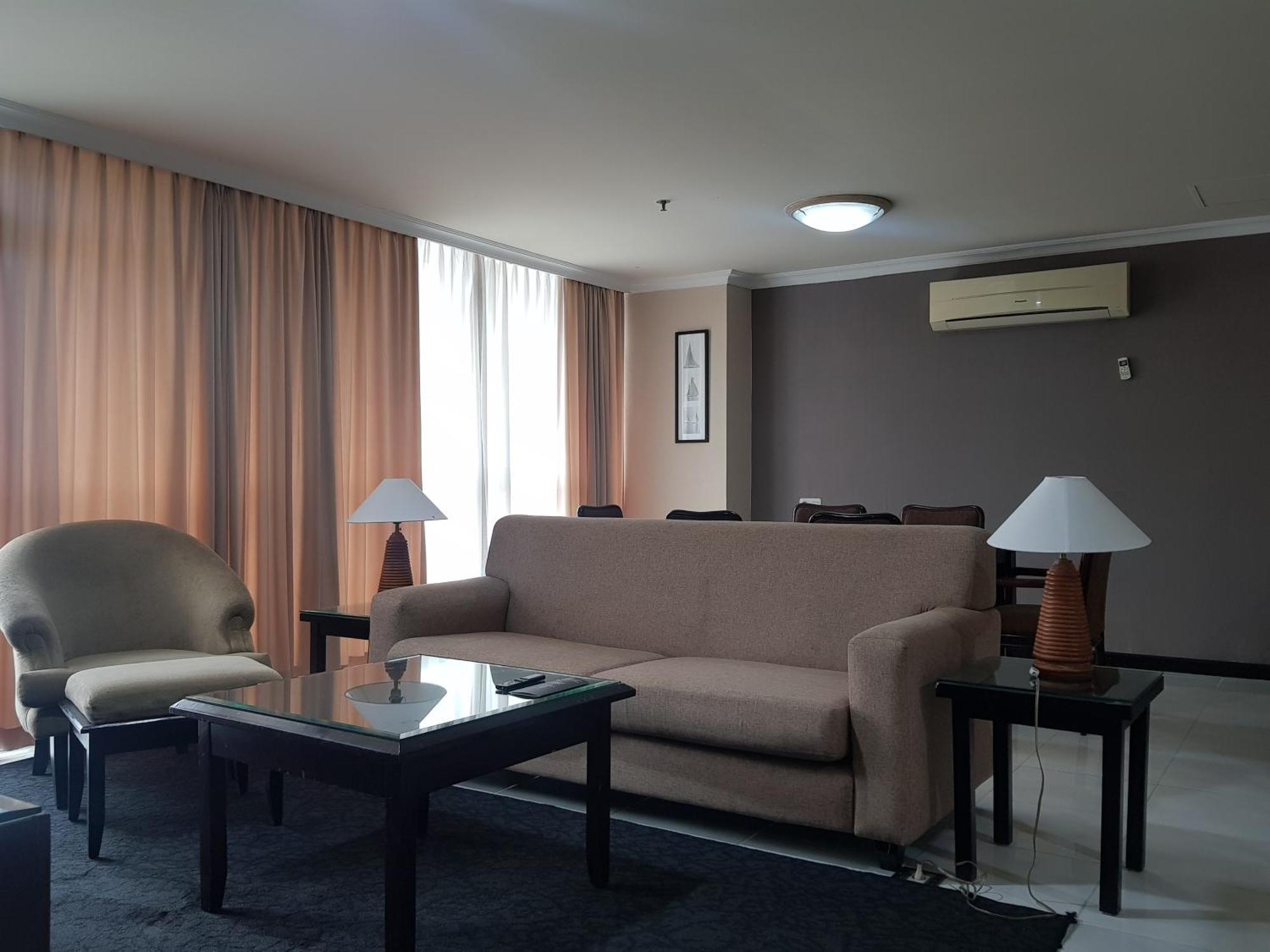 Kristal Hotel Джакарта Экстерьер фото