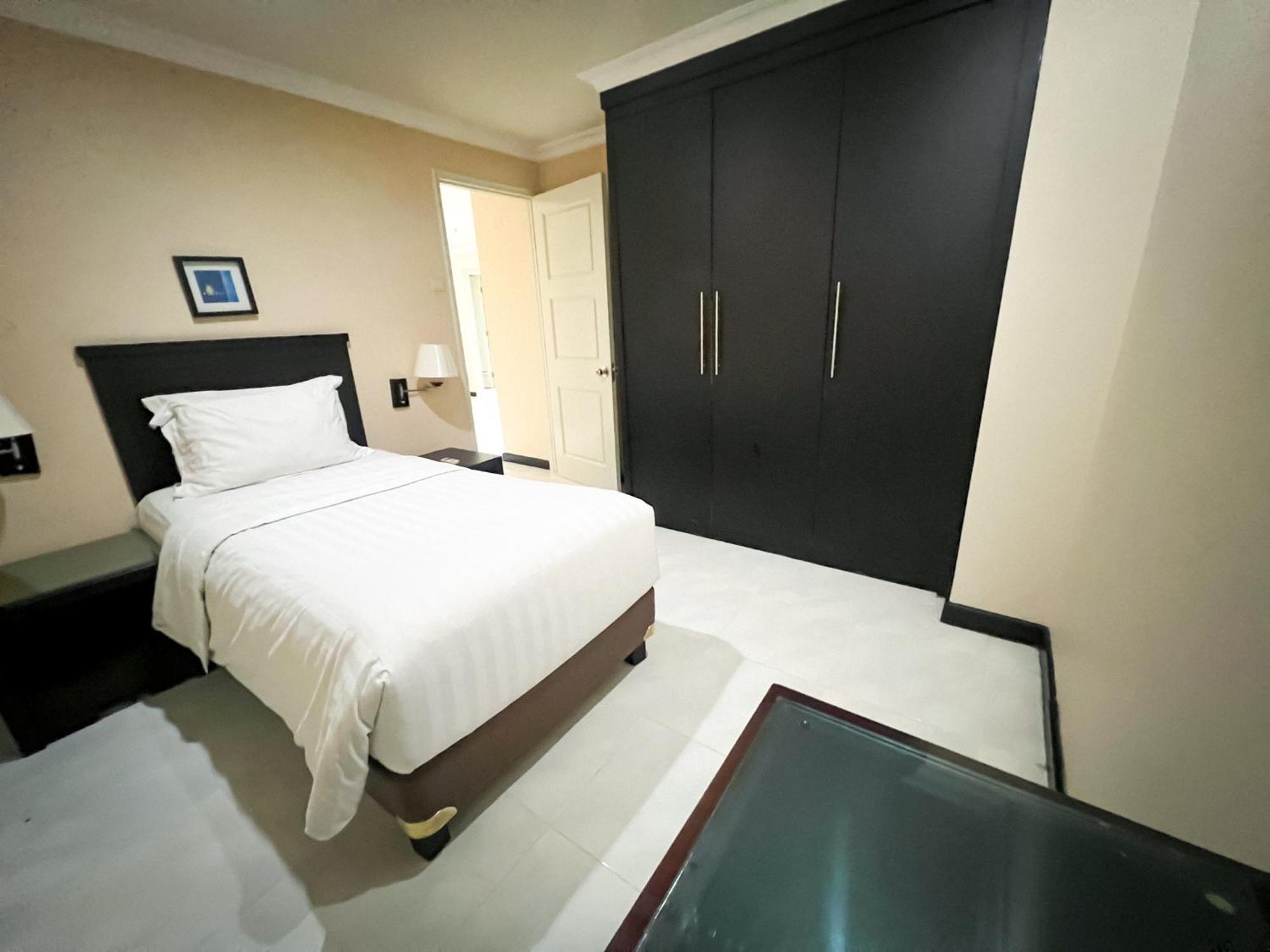 Kristal Hotel Джакарта Экстерьер фото